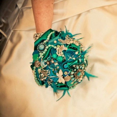 #sliderCaption12 Turquoise keepsake wedding bouquet